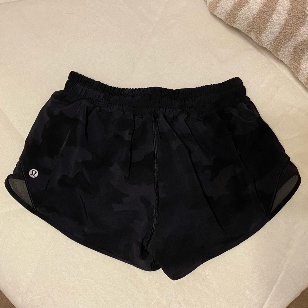 Lululemon black camo hotty hots
